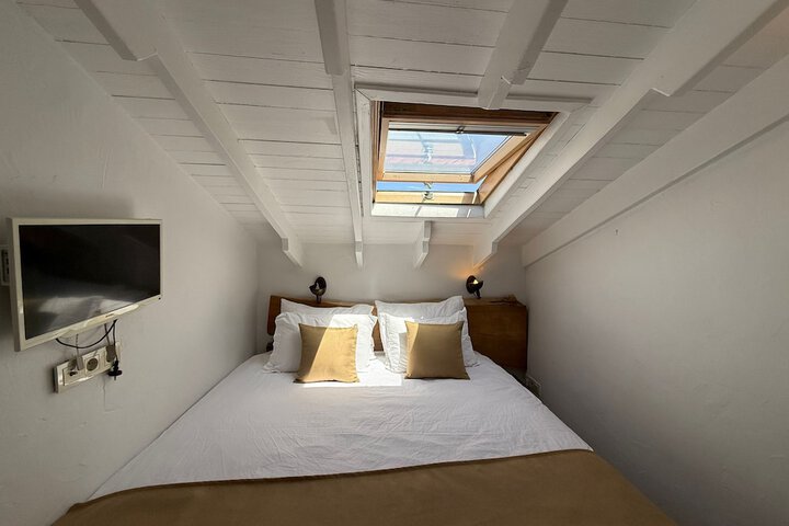 Room 46 of 194