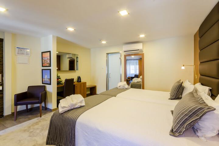Room 31 of 160