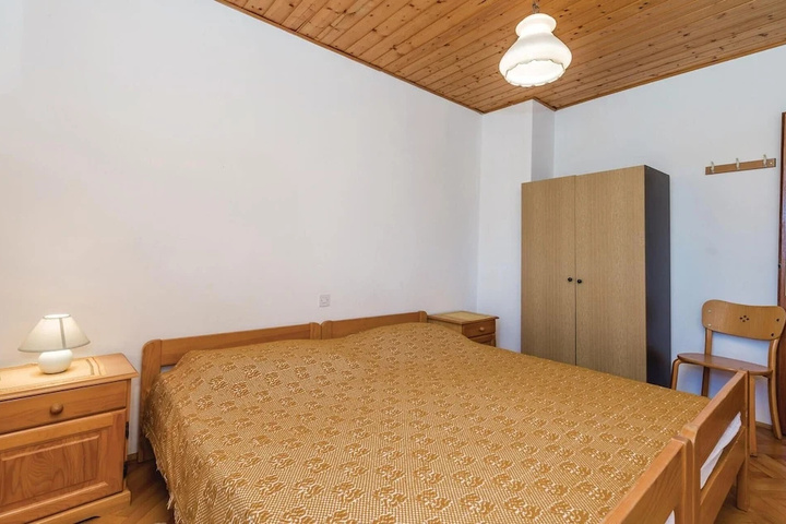 Room 3 of 21