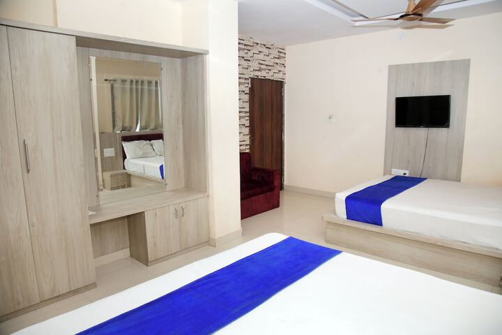 Room 18 of 37