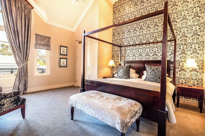 Room 25 of 220