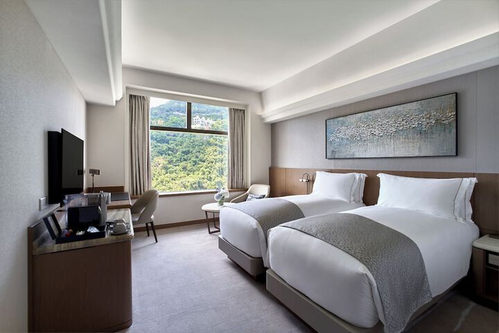 Room 16 of 82