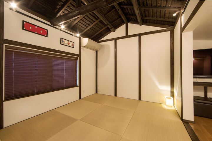 Room 9 of 35