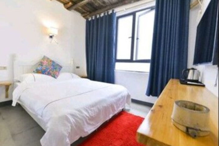 Room 6 of 19