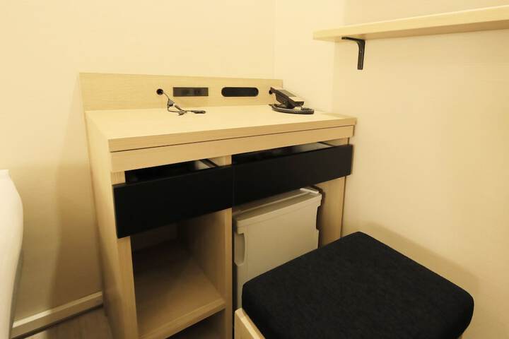 Room 17 of 82