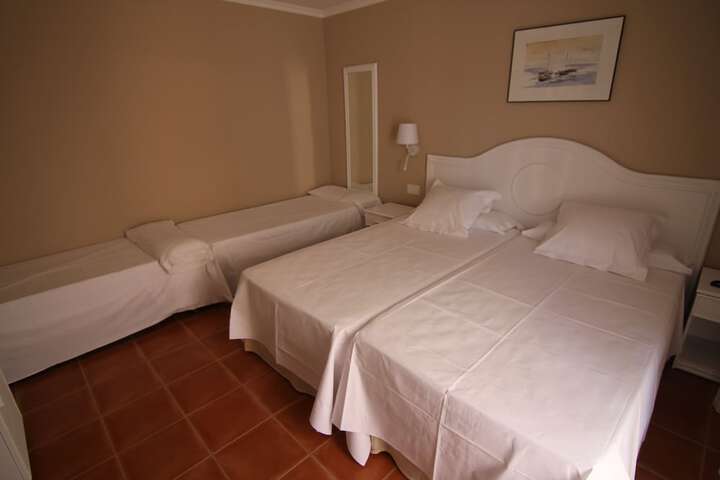Room 3 of 68