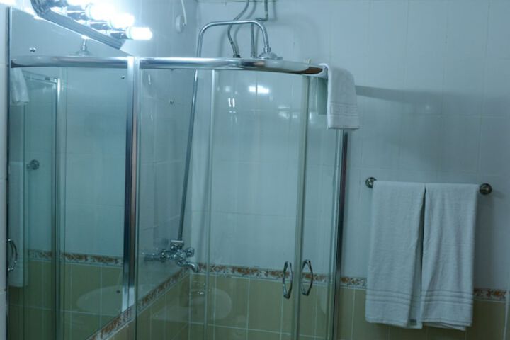 Room 12 of 24