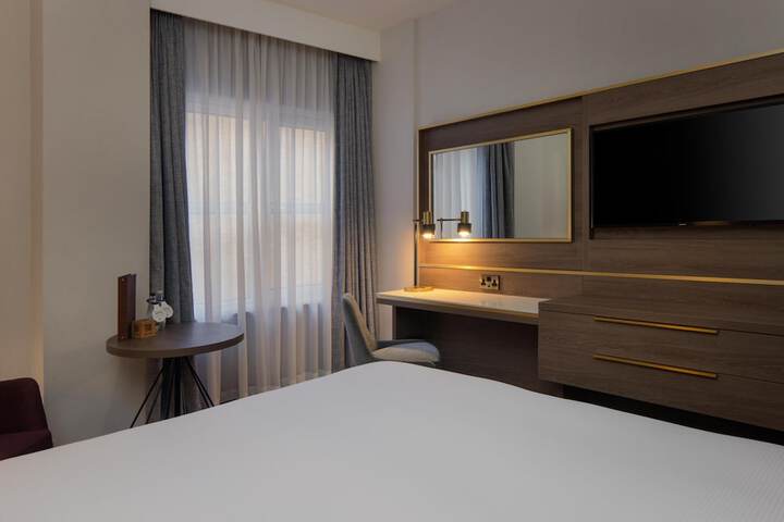Room 36 of 157