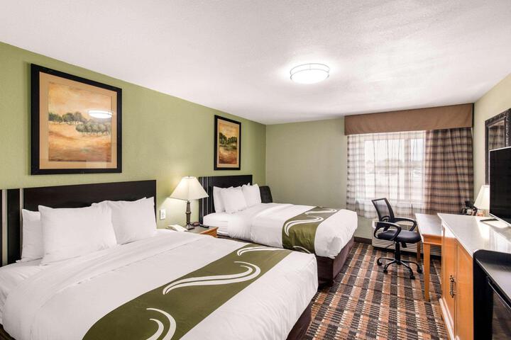 2 Double Beds (3 of 14)