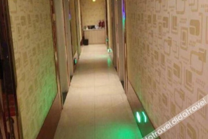 Jinfeng Fashion Hotel