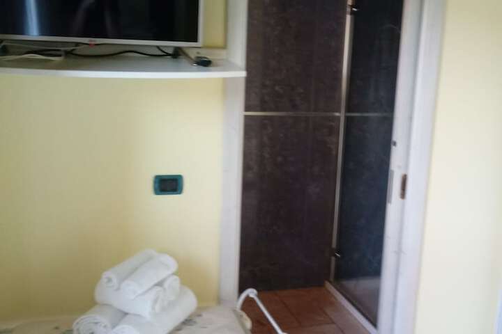 Room 16 of 37