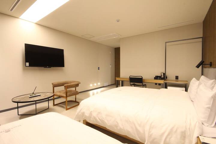 Room 21 of 59