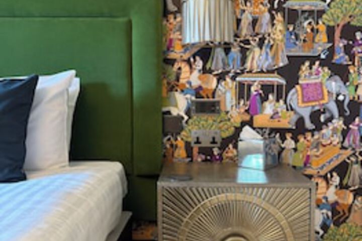 Room 40 of 72