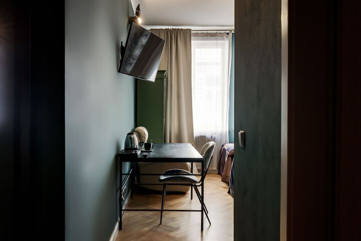 Room 7 of 24