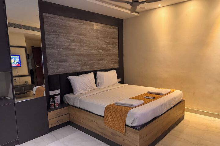 Room 3 of 15