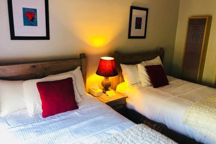 Room 4 of 10