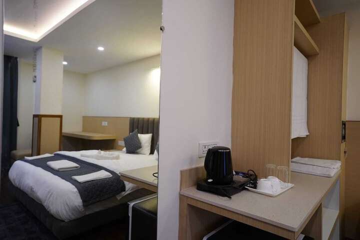 Room 18 of 49