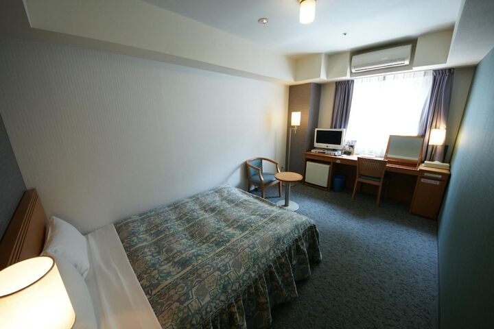 Room 5 of 14