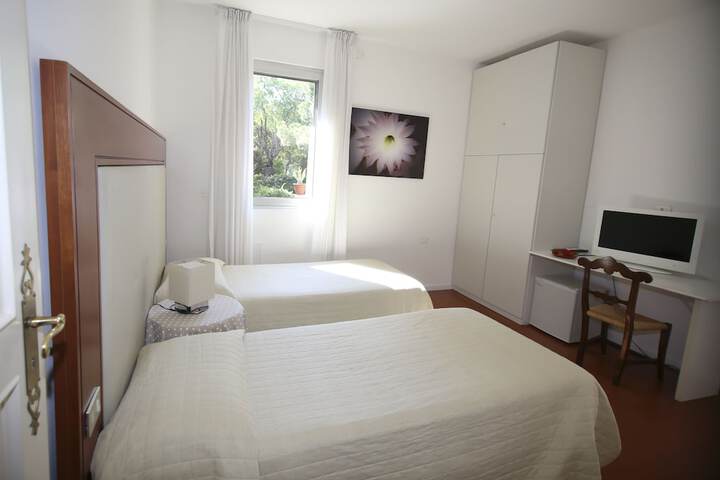 Room 12 of 53