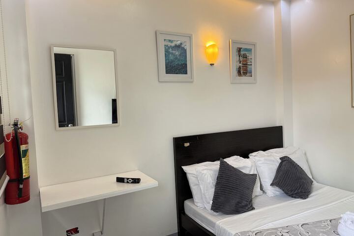 Room 19 of 108