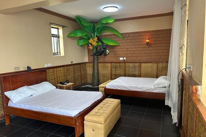 Room 9 of 11