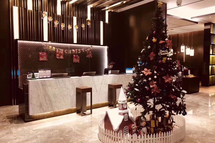Entrance & Lobby