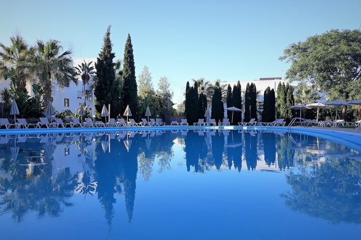 Hotel Pool