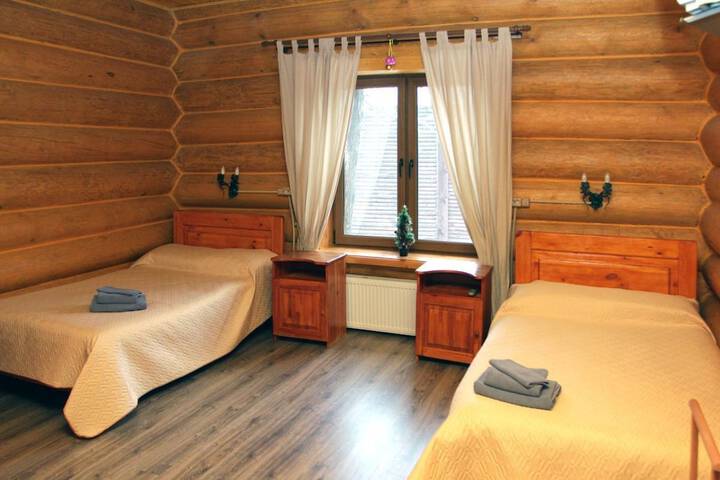 Room 3 of 106