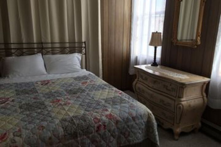 Room 13 of 24