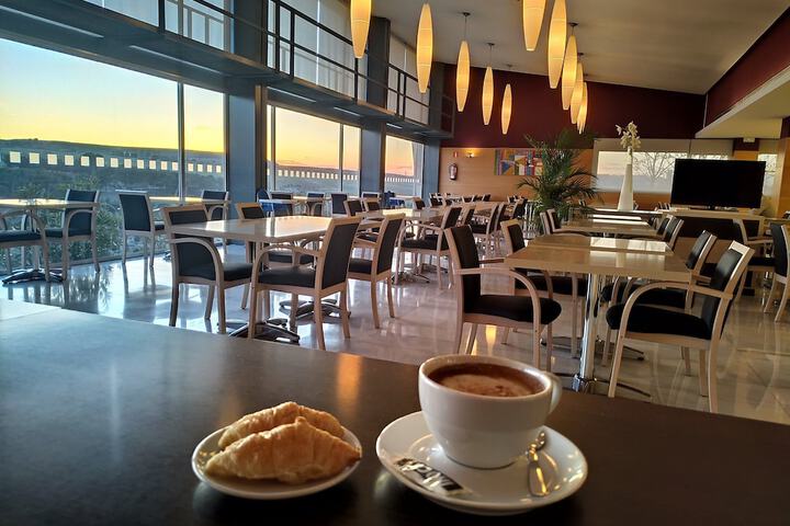 Breakfast/Coffee Service 13 of 37