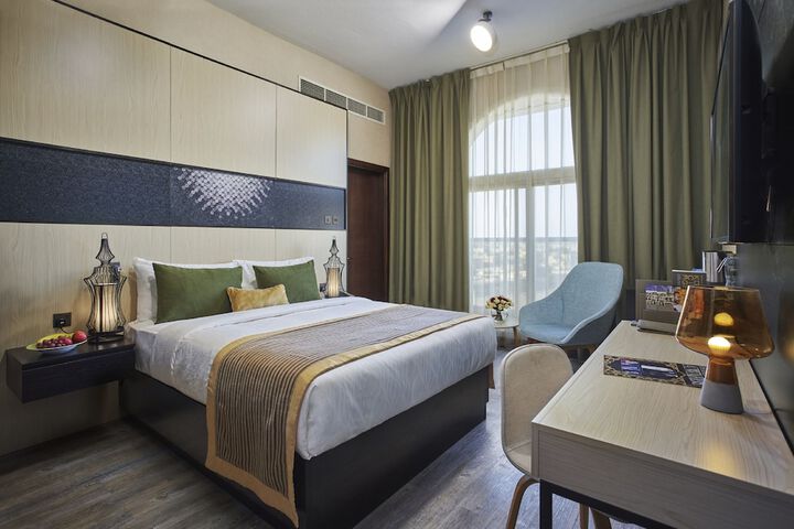 Room 10 of 43