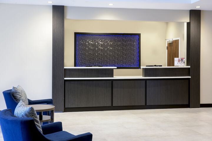Check-in/check-out kiosk