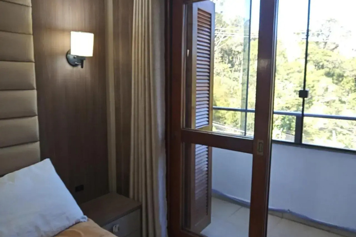 Room 3 of 16