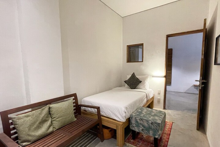 Room 13 of 49