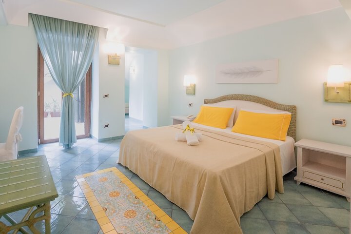 Room 4 of 31