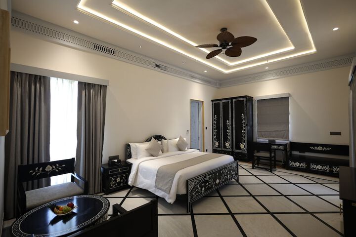Room 28 of 43
