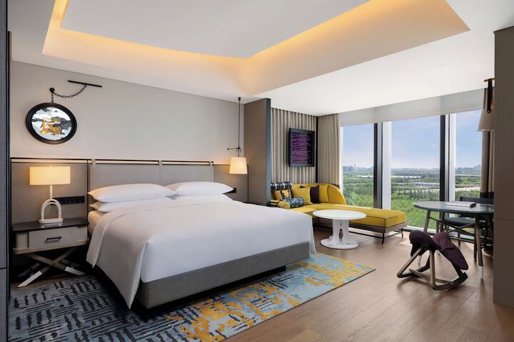 Room 40 of 194