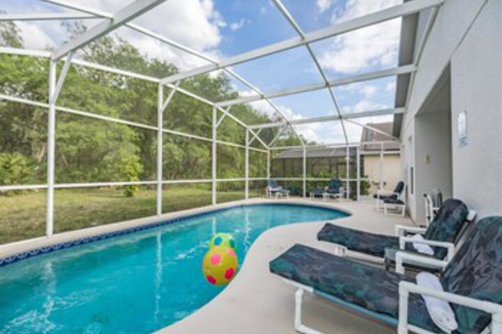 Pool 14 of 28