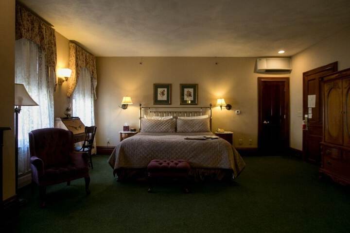 Room 2 of 29