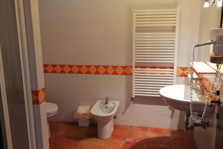 Room 28 of 62