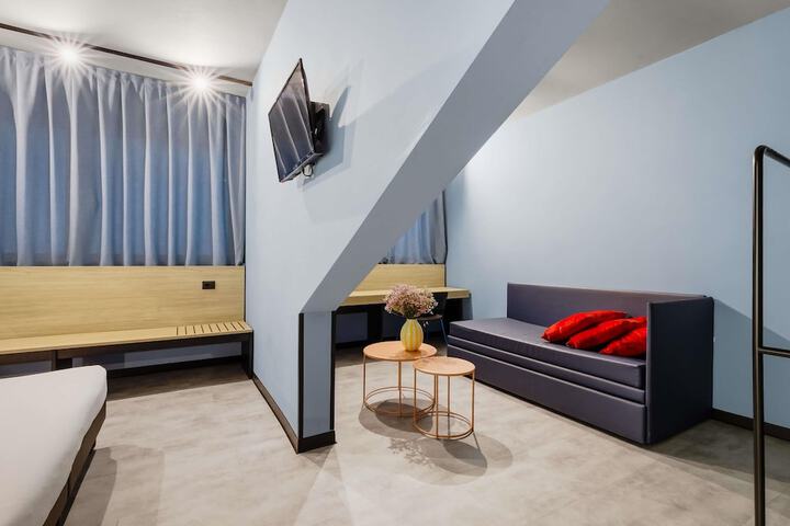 Room 35 of 107