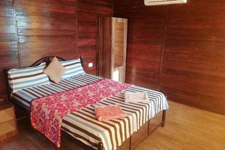 Room 9 of 53