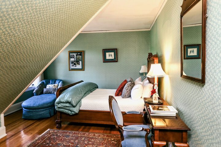 Room 18 of 288