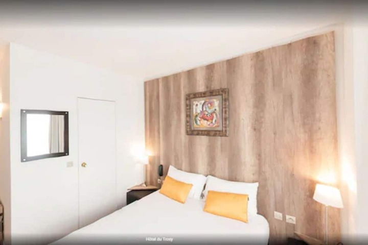 Room 12 of 22