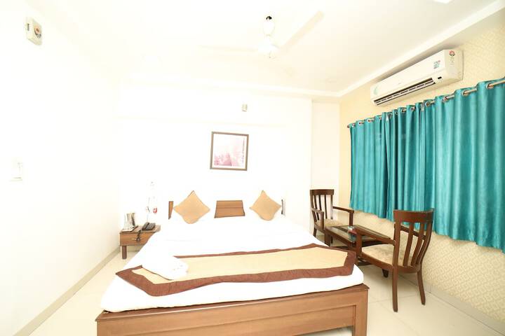 Room 16 of 25