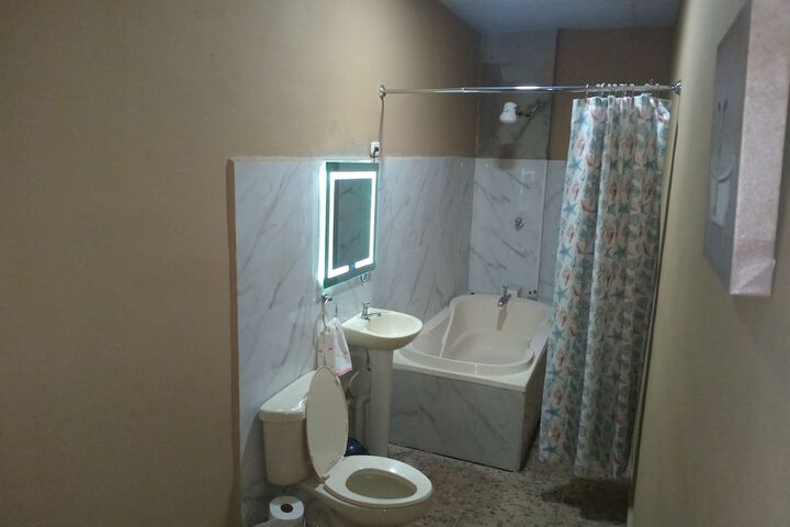 Room 15 of 21