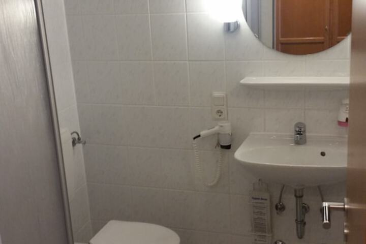 Room 13 of 39