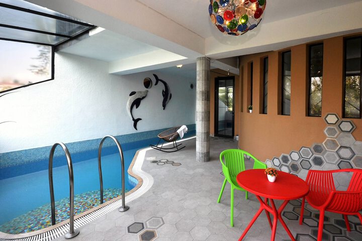 Pool 32 of 46