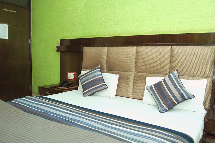 Room 12 of 35