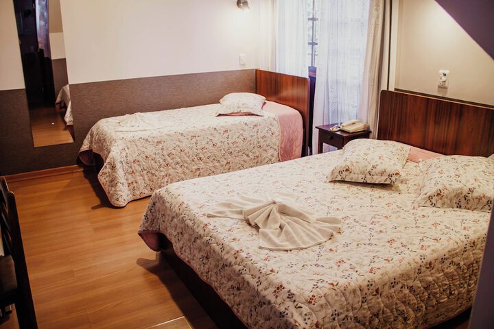 Room 44 of 181